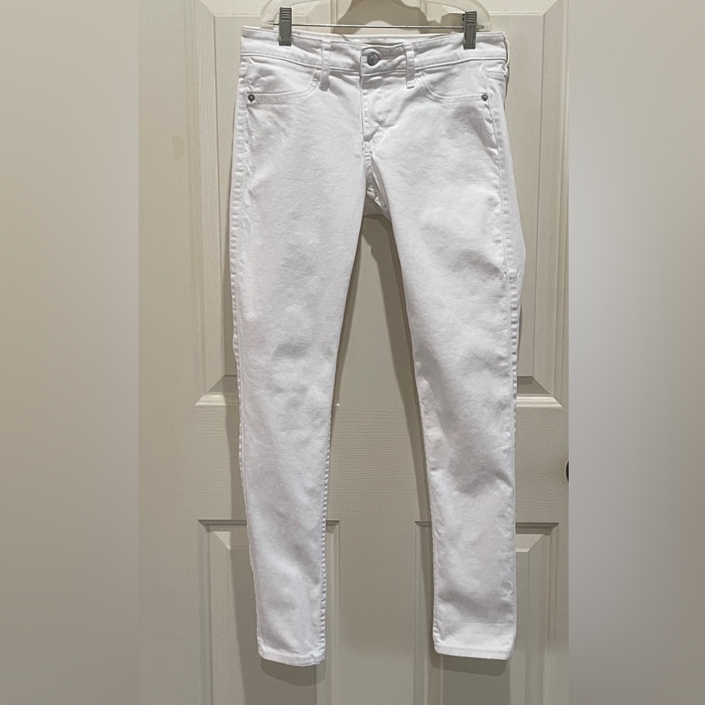 Abercrombie and Fitch white skinny jeans, size 26
